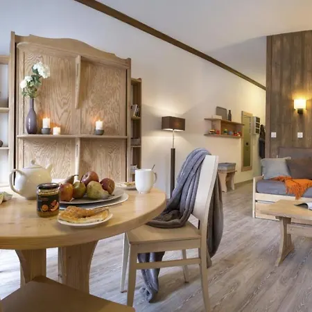 אתר נופש Les Chalets De Solaise S2/3p Val-dʼIsère